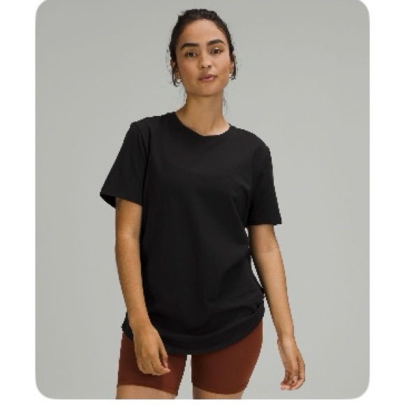 Lululemon Love Curved Hem Crewneck Short Sleeve T-Shirt - Size 12 Black - Picture 1 of 5